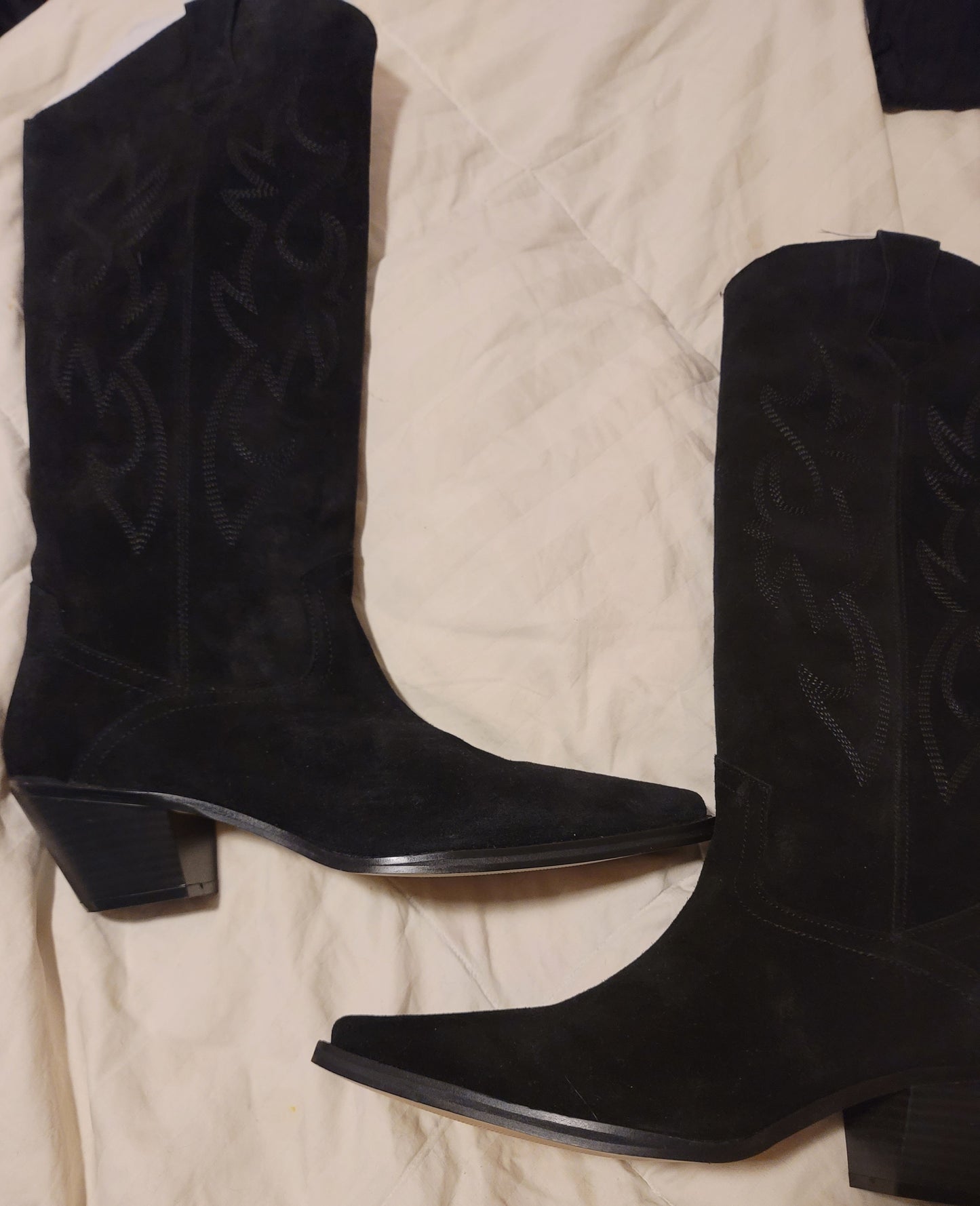 Zara suede low cowboy boots